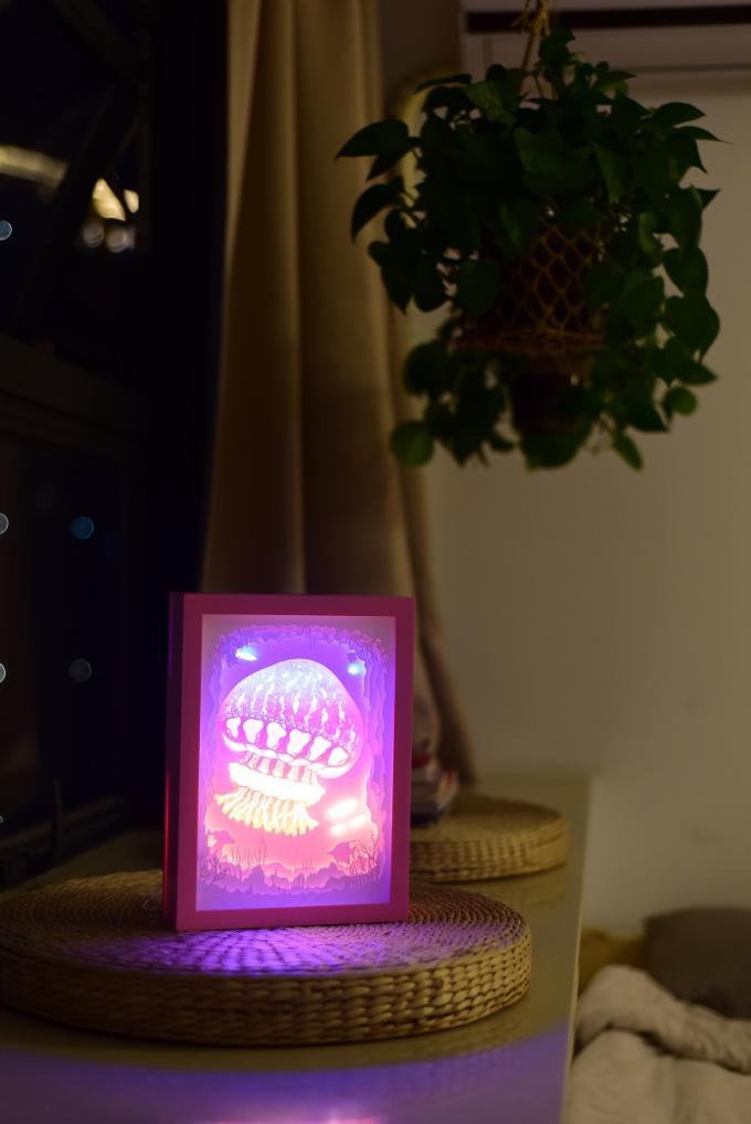 Skulptur-Papier-Schnitt-Kasten-Sonnenuntergang-Landschafts-Art-laufendes Thema-schwache gelbe Lichter